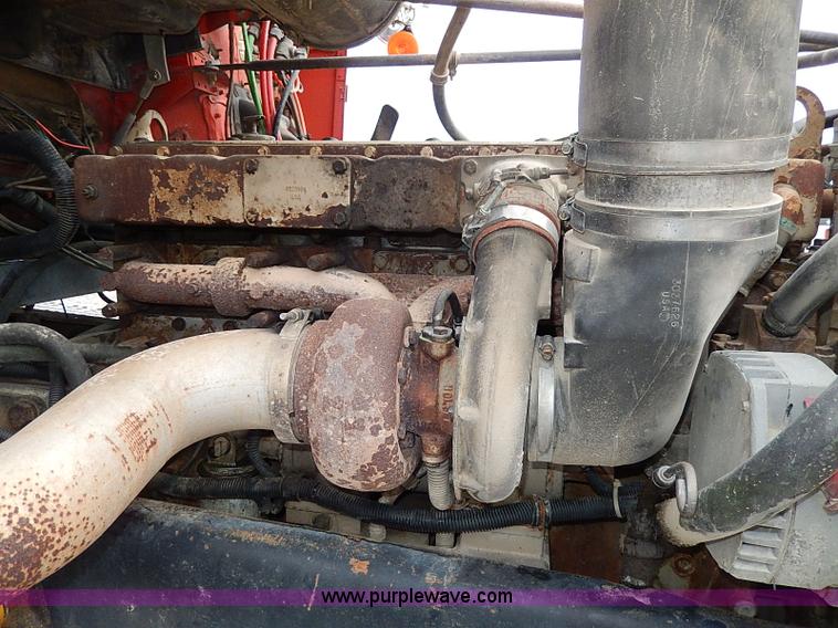 image for item H1258 1990 Freightliner FLD semi truck