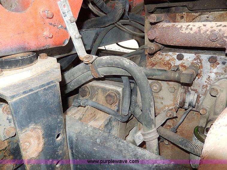 image for item H1258 1990 Freightliner FLD semi truck