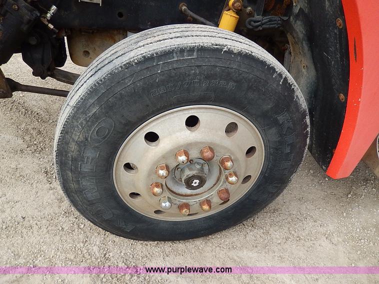 image for item H1258 1990 Freightliner FLD semi truck