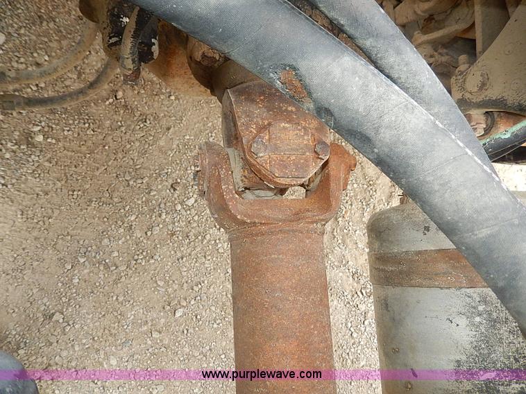 image for item H1258 1990 Freightliner FLD semi truck