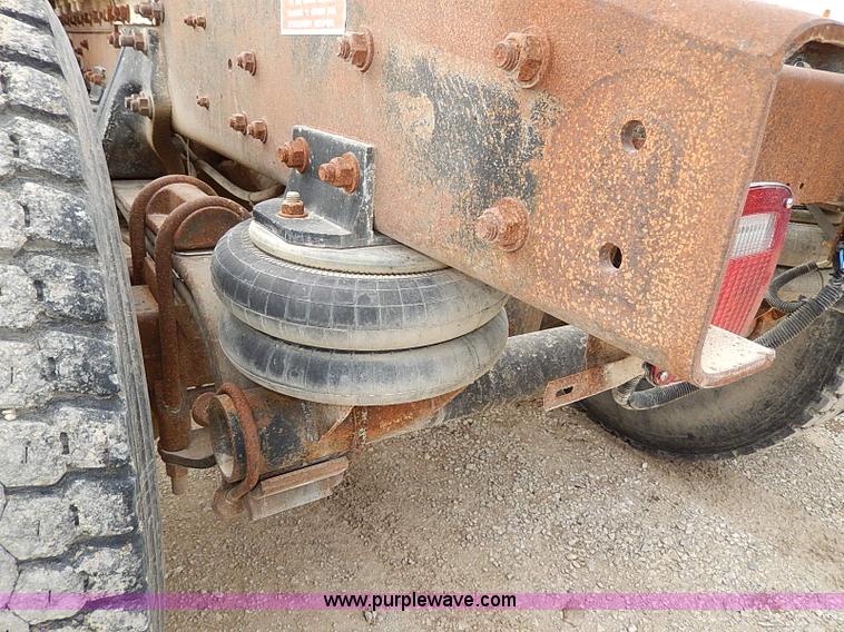 image for item H1258 1990 Freightliner FLD semi truck