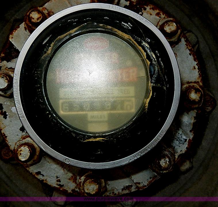 image for item H1258 1990 Freightliner FLD semi truck