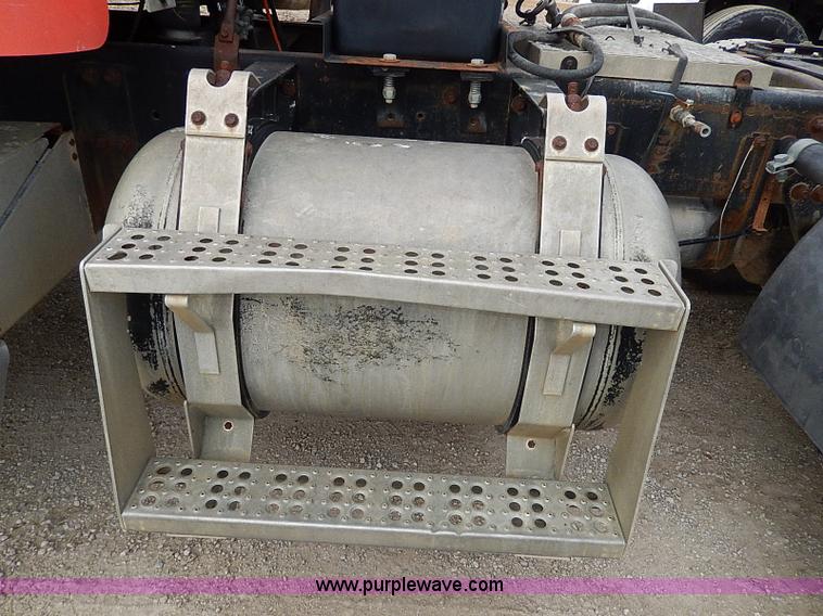 image for item H1258 1990 Freightliner FLD semi truck