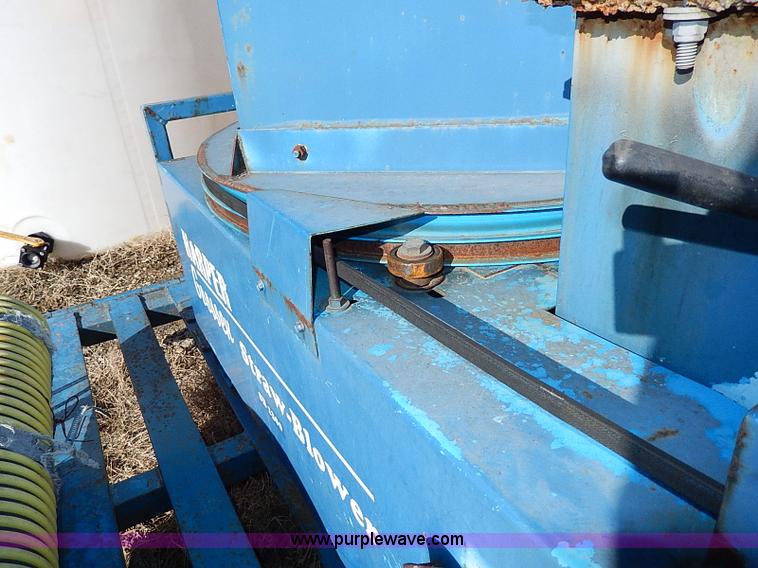 image for item H1261 Harper SB1300 Goosen Straw-Blower