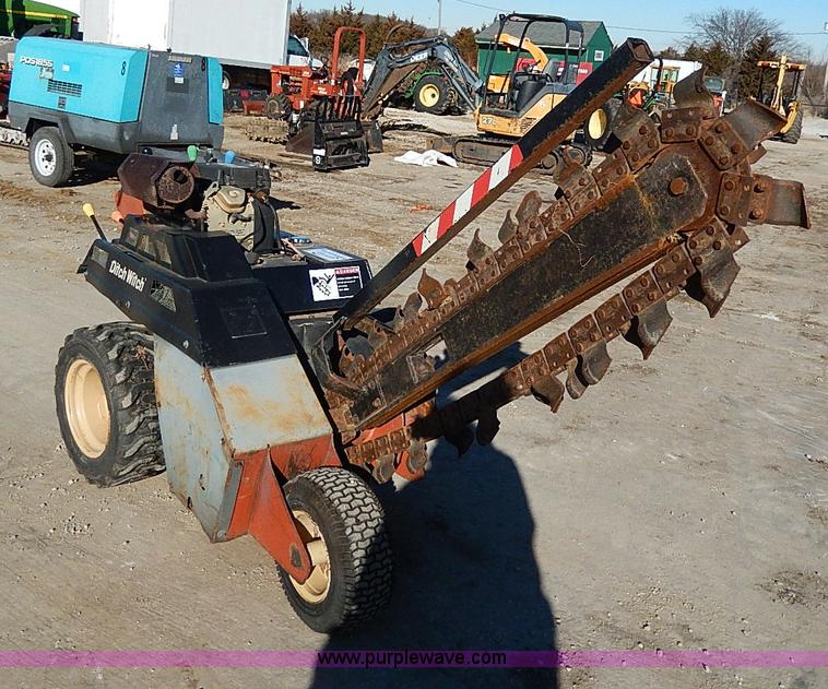image for item H1264 1996 Ditch Witch 1820H trencher