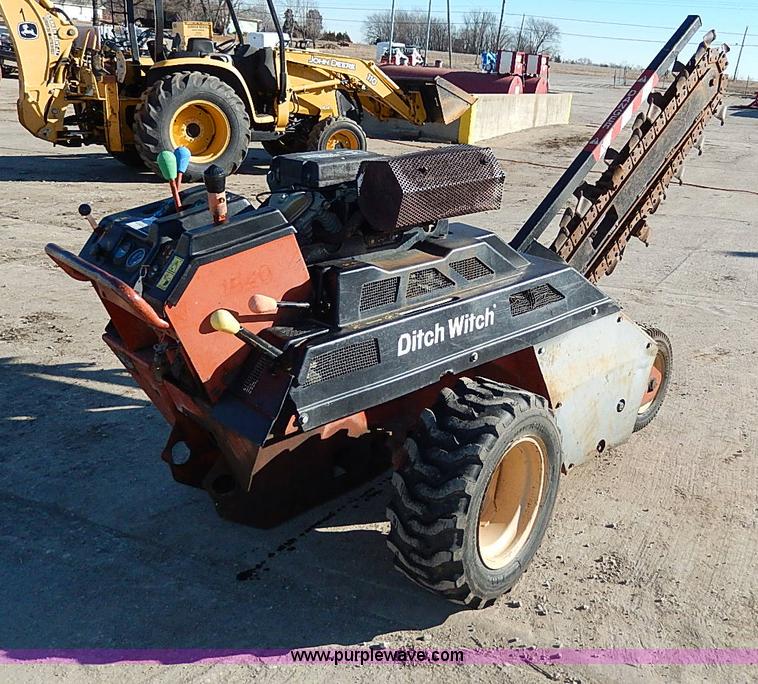 image for item H1264 1996 Ditch Witch 1820H trencher