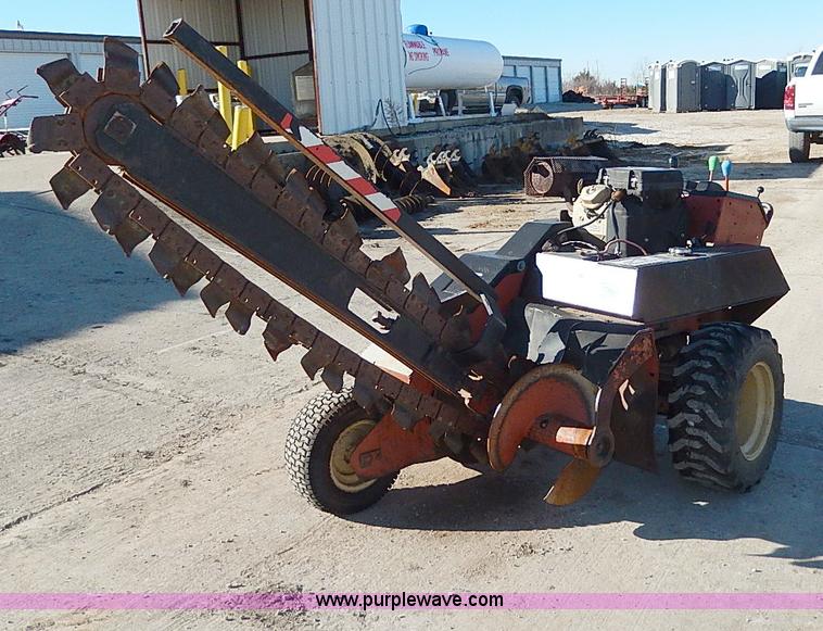 image for item H1264 1996 Ditch Witch 1820H trencher