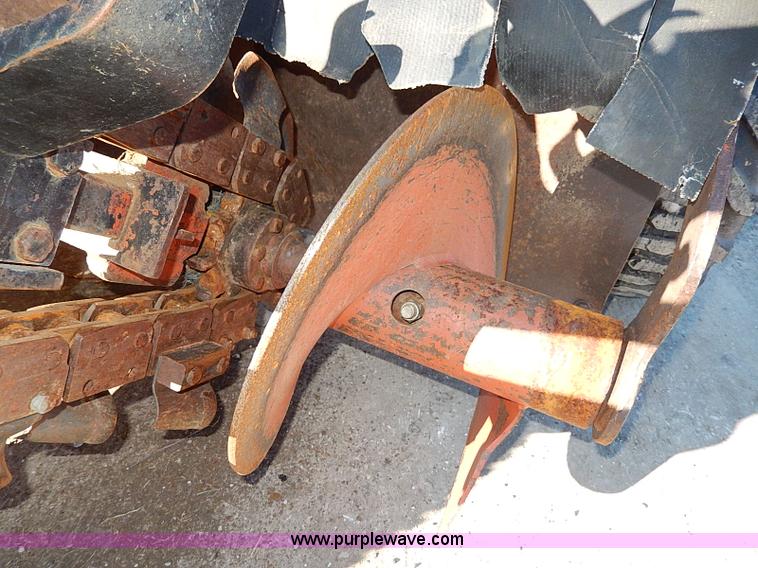 image for item H1264 1996 Ditch Witch 1820H trencher