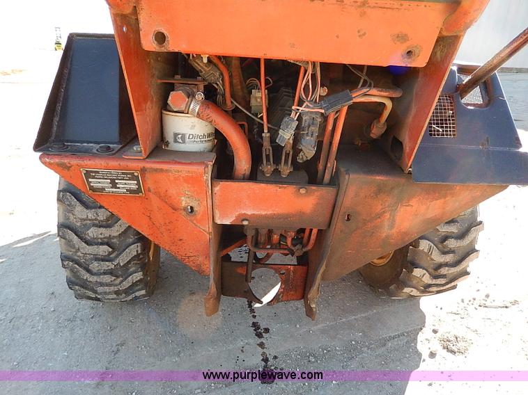 image for item H1264 1996 Ditch Witch 1820H trencher