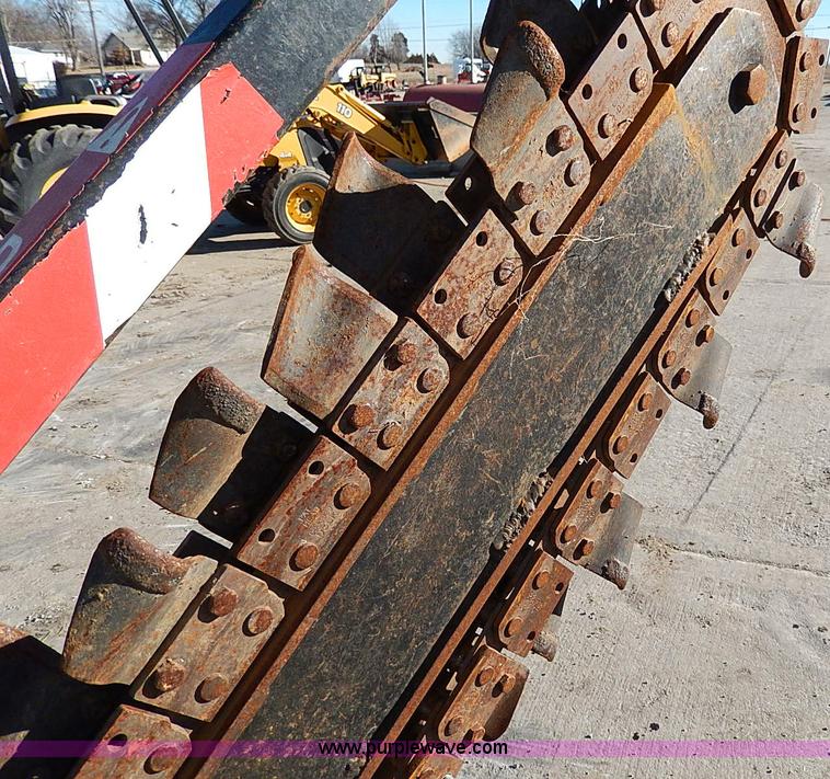image for item H1264 1996 Ditch Witch 1820H trencher