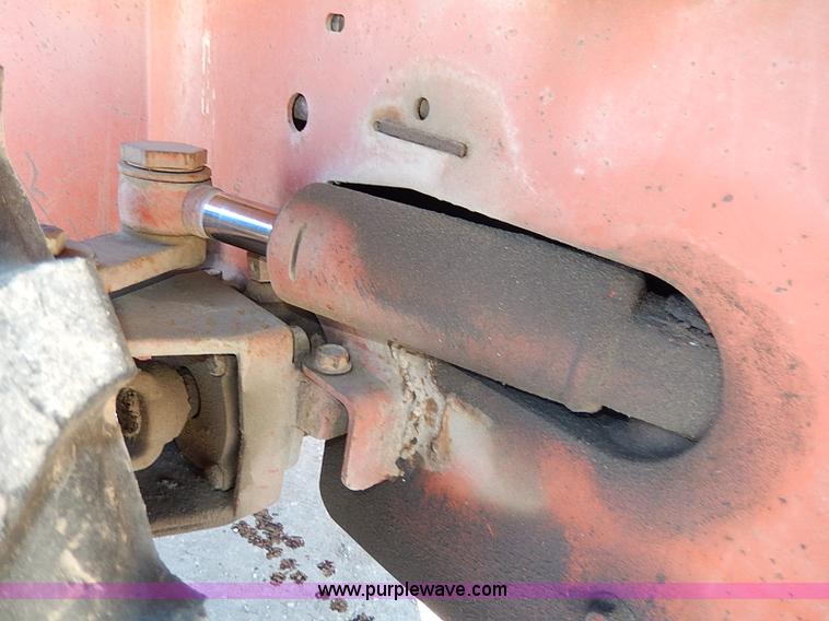 image for item H1264 1996 Ditch Witch 1820H trencher