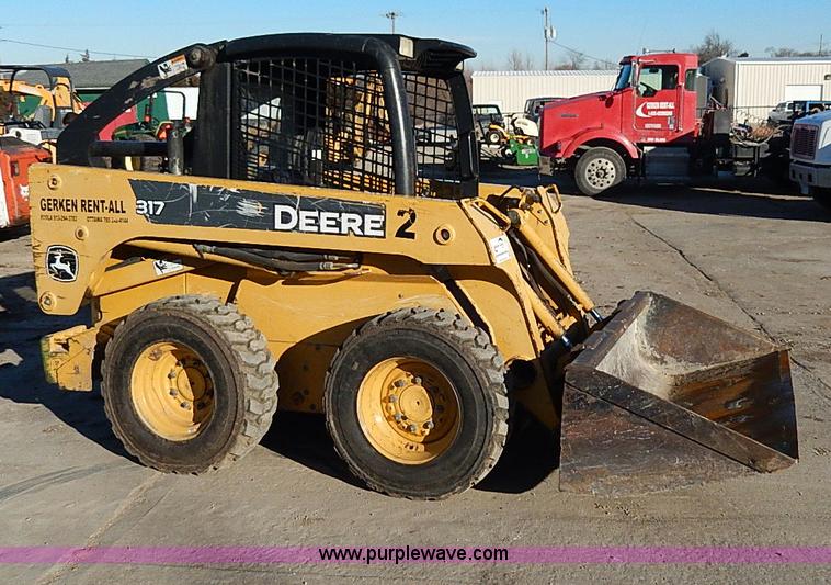 image for item H1267 2006 John Deere 317 skid steer