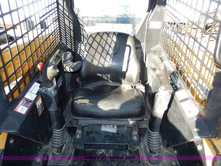 image for item H1267 2006 John Deere 317 skid steer
