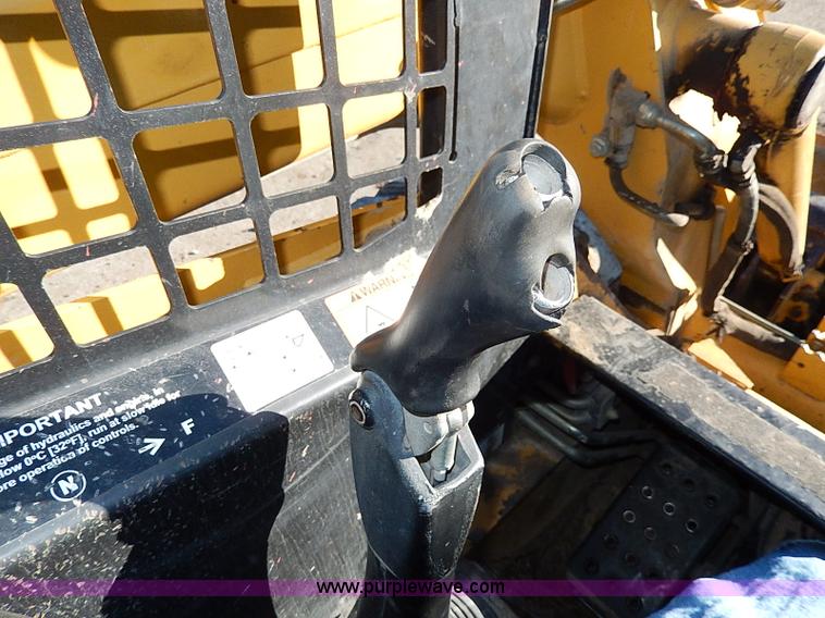 image for item H1267 2006 John Deere 317 skid steer