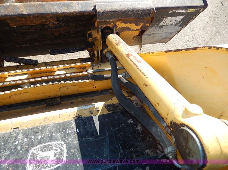 image for item H1267 2006 John Deere 317 skid steer