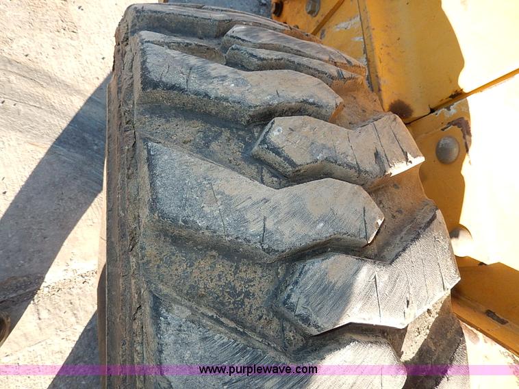 image for item H1267 2006 John Deere 317 skid steer