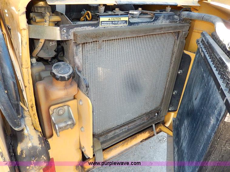 image for item H1267 2006 John Deere 317 skid steer