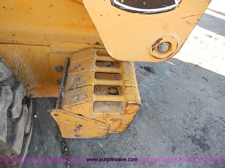image for item H1267 2006 John Deere 317 skid steer