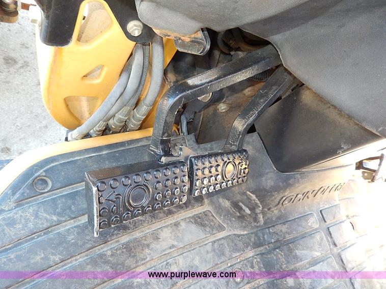 image for item H1271 2006 John Deere 110 backhoe