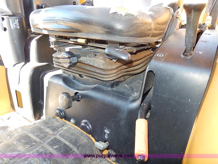 image for item H1271 2006 John Deere 110 backhoe