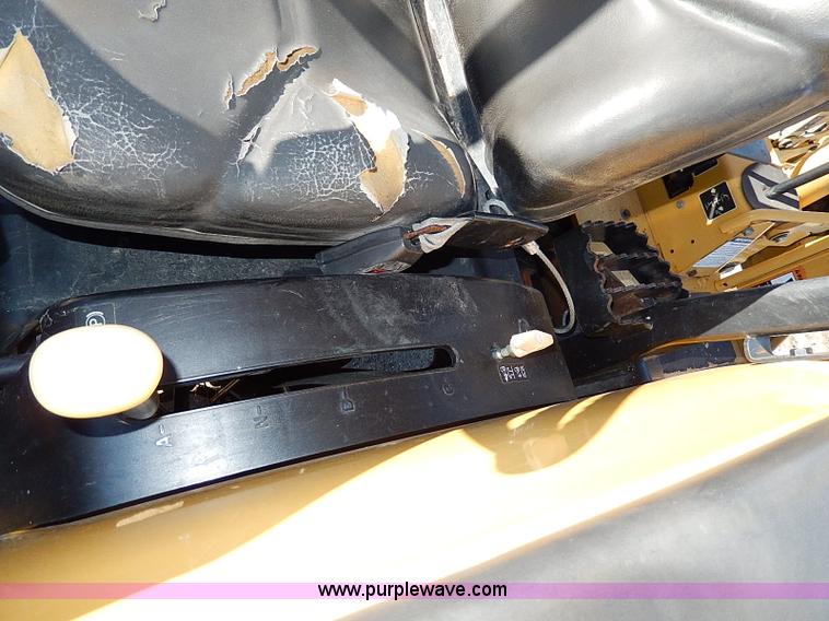 image for item H1271 2006 John Deere 110 backhoe