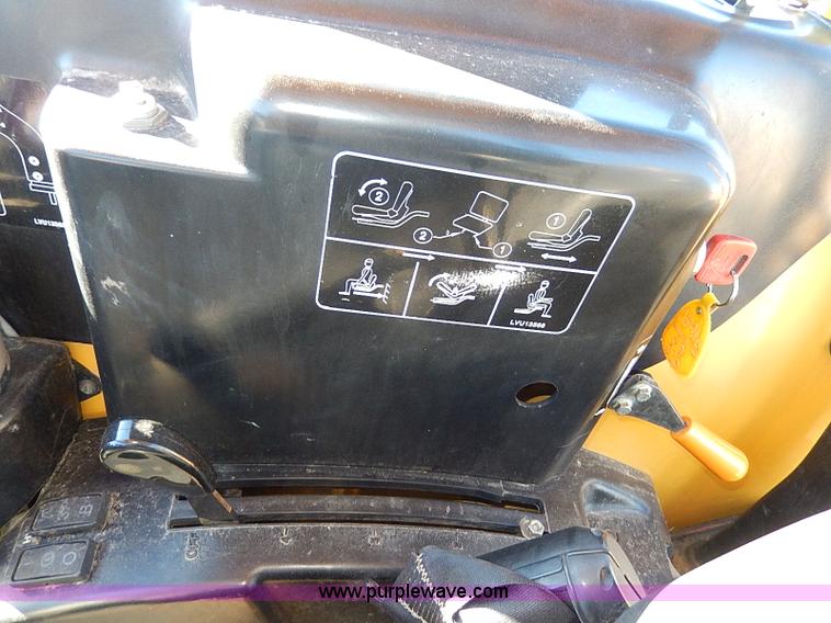 image for item H1271 2006 John Deere 110 backhoe