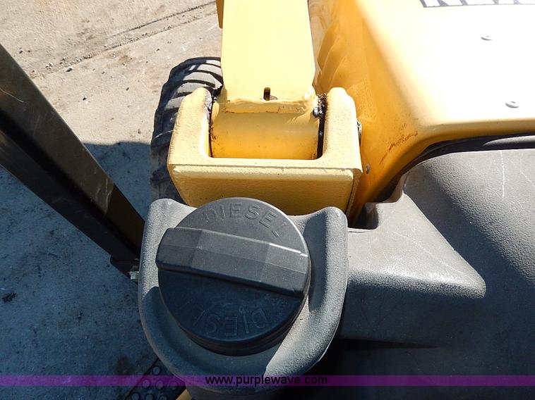 image for item H1271 2006 John Deere 110 backhoe