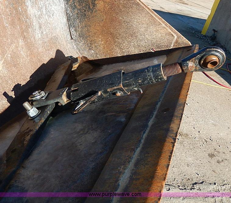 image for item H1271 2006 John Deere 110 backhoe