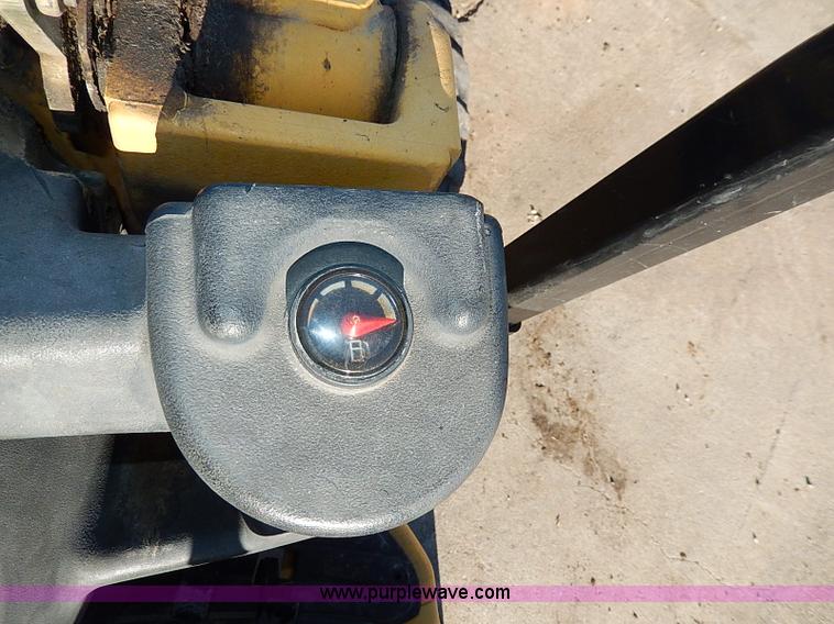 image for item H1272 2006 John Deere 110 backhoe