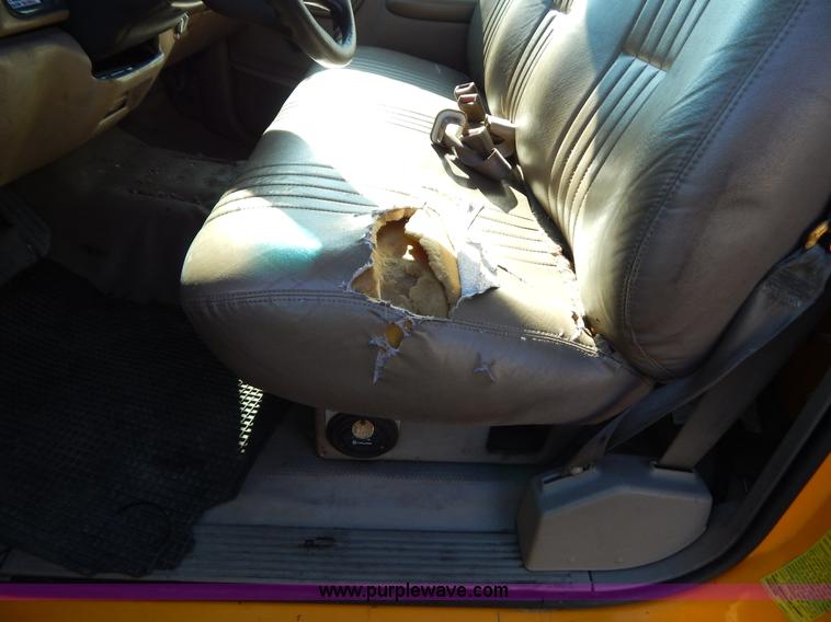 image for item H3805 2001 Chevrolet Silverado 3500HD boom truck