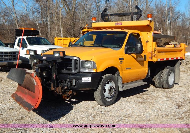image for item H3806 2002 Ford F450 Super Duty snow plow truck