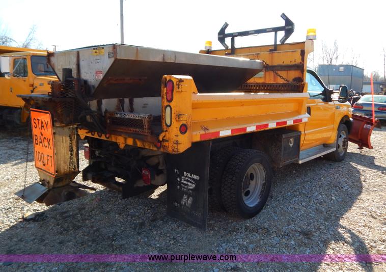 image for item H3806 2002 Ford F450 Super Duty snow plow truck