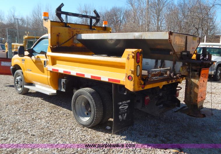 image for item H3806 2002 Ford F450 Super Duty snow plow truck