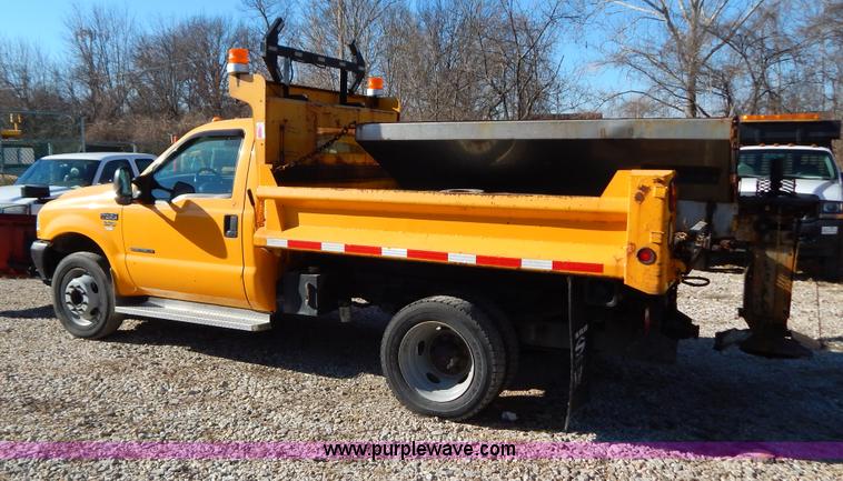 image for item H3806 2002 Ford F450 Super Duty snow plow truck