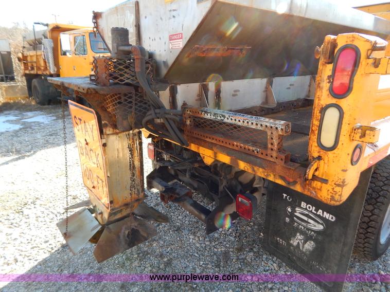 image for item H3806 2002 Ford F450 Super Duty snow plow truck