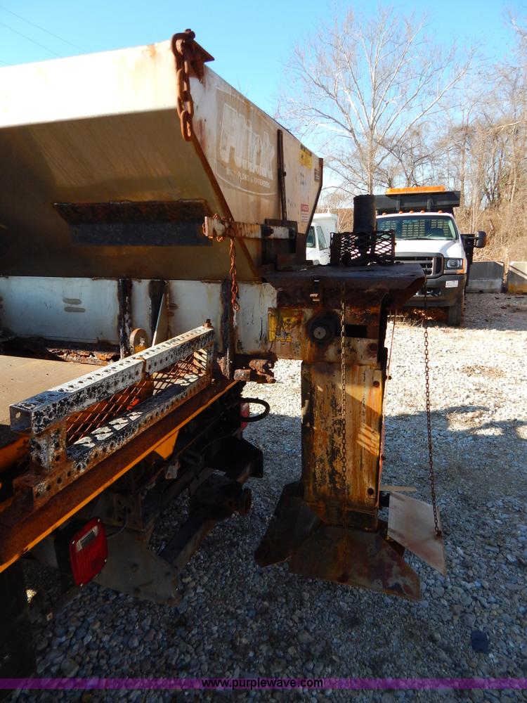 image for item H3806 2002 Ford F450 Super Duty snow plow truck