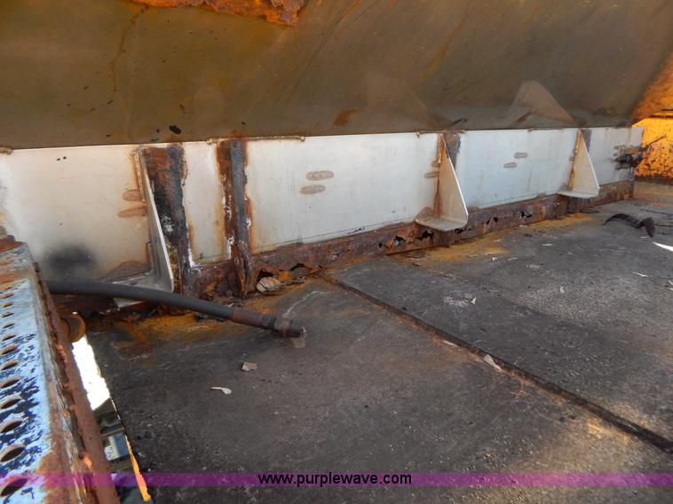 image for item H3806 2002 Ford F450 Super Duty snow plow truck