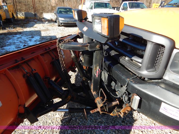image for item H3806 2002 Ford F450 Super Duty snow plow truck