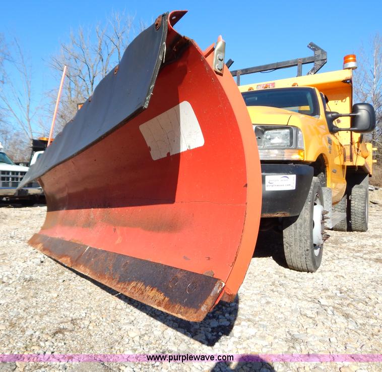 image for item H3806 2002 Ford F450 Super Duty snow plow truck