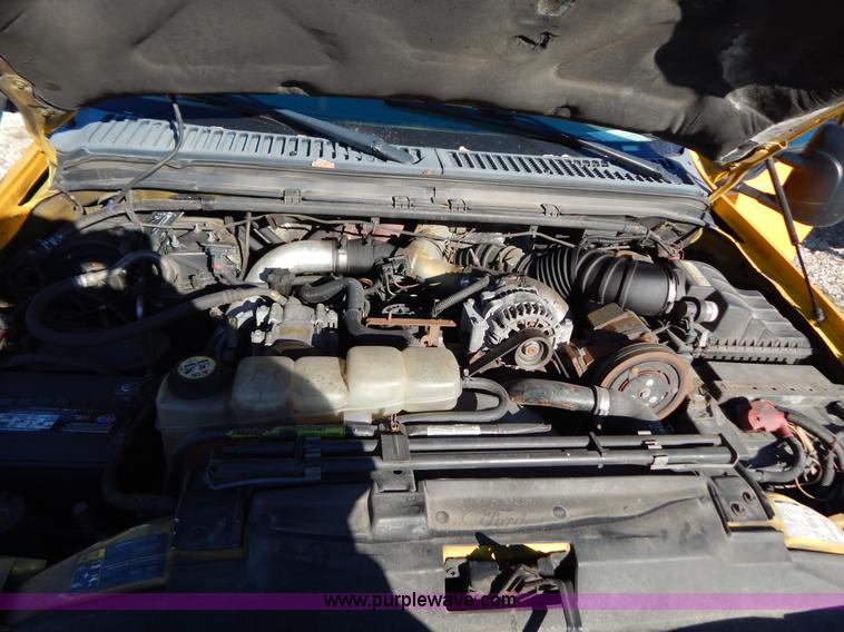 image for item H3806 2002 Ford F450 Super Duty snow plow truck