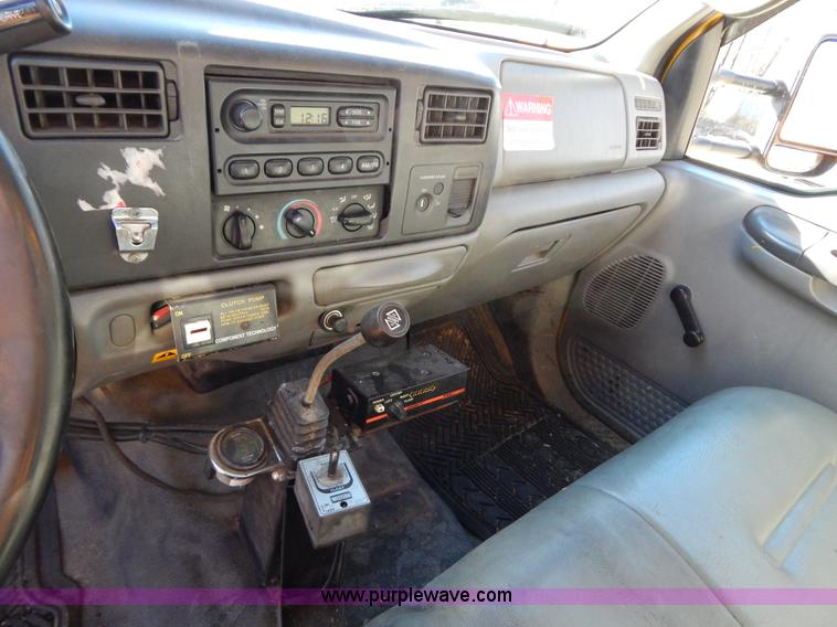 image for item H3806 2002 Ford F450 Super Duty snow plow truck