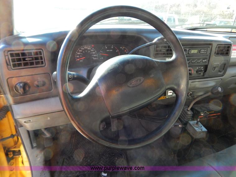 image for item H3806 2002 Ford F450 Super Duty snow plow truck