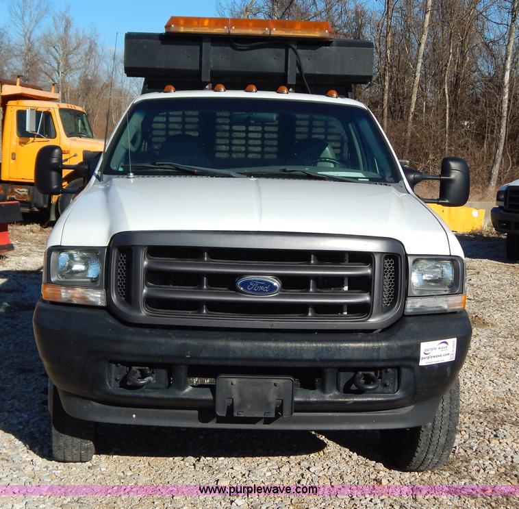 image for item H3807 2002 Ford F450 Super Duty flatbed truck