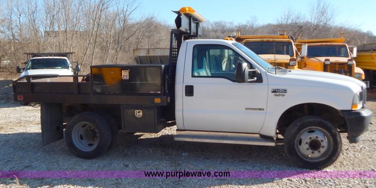 image for item H3807 2002 Ford F450 Super Duty flatbed truck