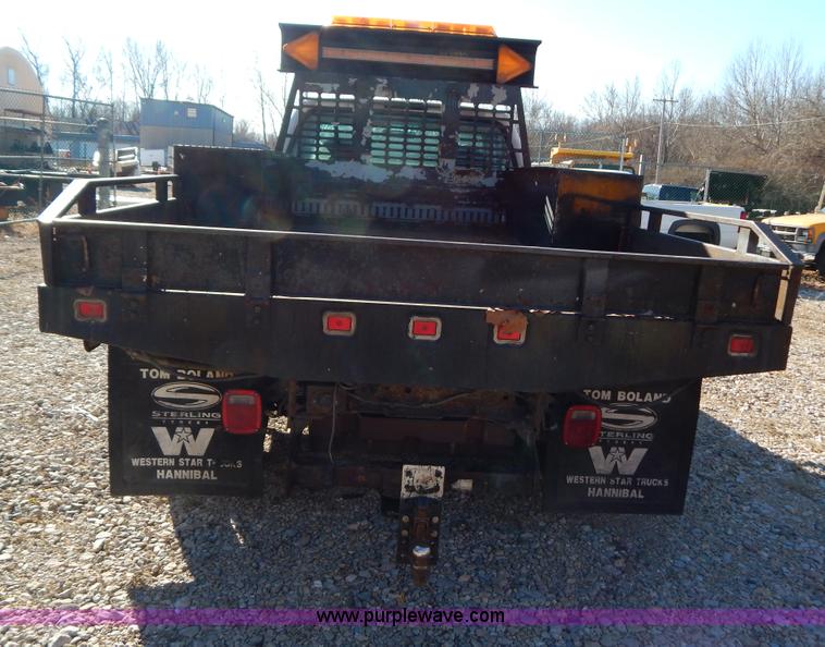 image for item H3807 2002 Ford F450 Super Duty flatbed truck