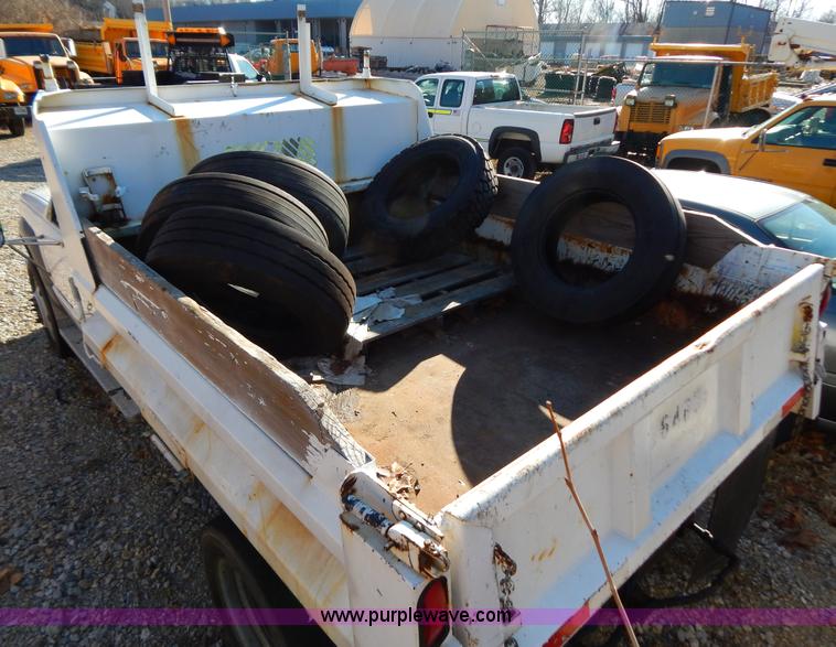 image for item H3808 2001 Chevrolet Silverado 3500 dump bed truck