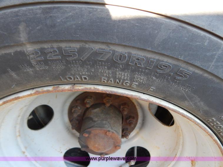 image for item H3808 2001 Chevrolet Silverado 3500 dump bed truck