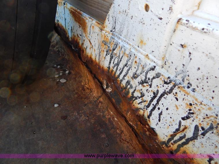 image for item H3808 2001 Chevrolet Silverado 3500 dump bed truck