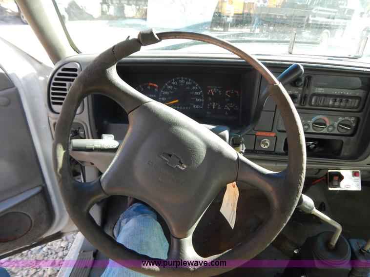 image for item H3808 2001 Chevrolet Silverado 3500 dump bed truck