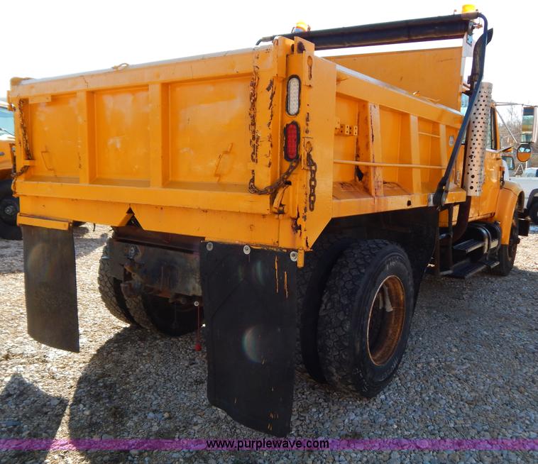 image for item H3810 1996 International 4900 dump truck